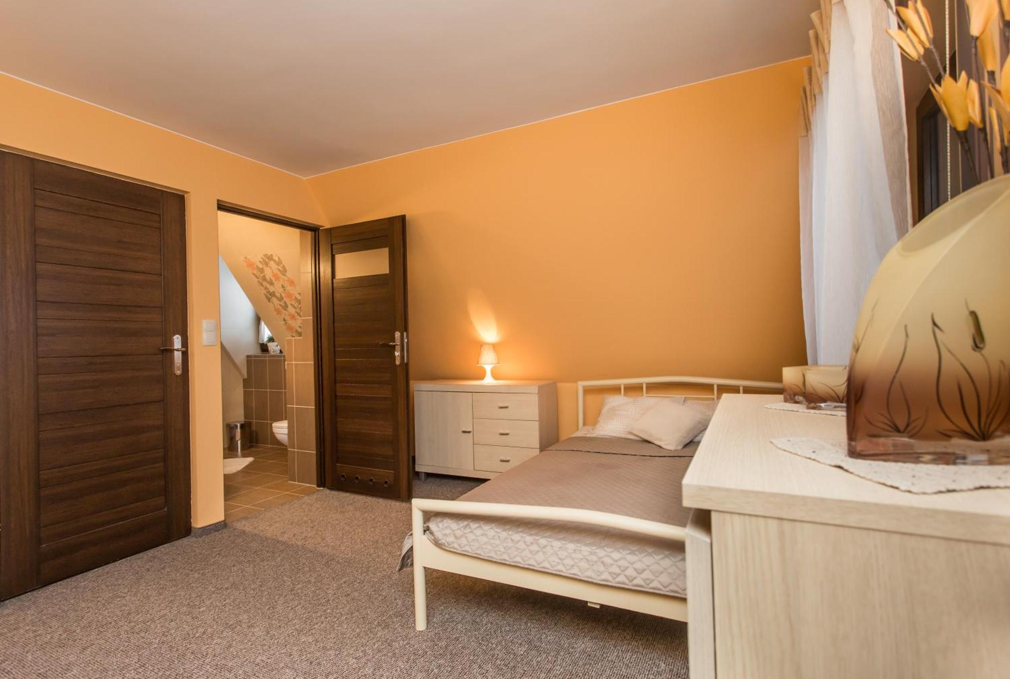 u Kruka Bed & Breakfast Gron Bagian luar foto